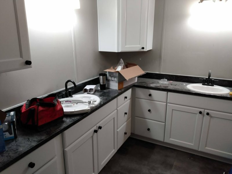 Kitchen cabinet and counter install
